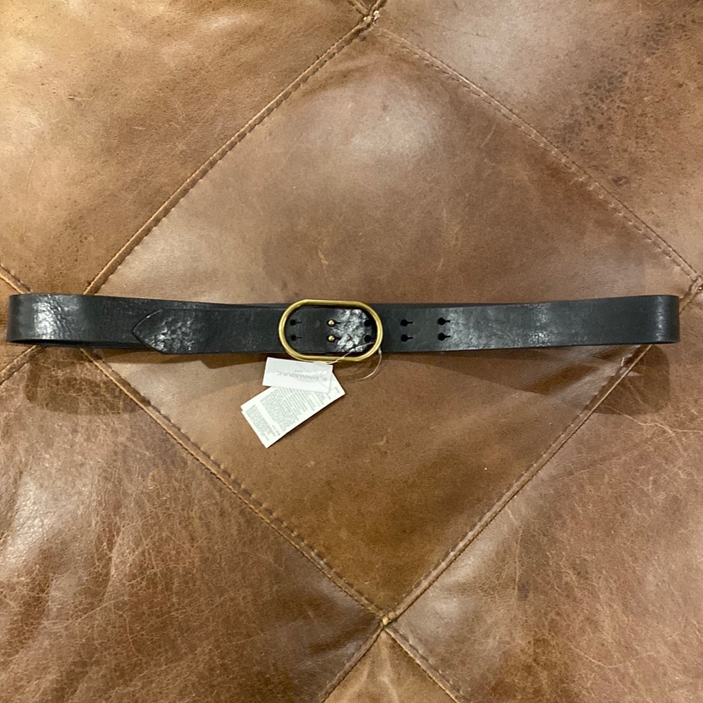 Oval Buckle Leather Belt